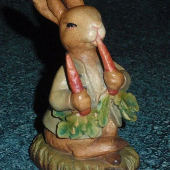 3" ANRI PETER RABBIT FIGURINE EATING 2 CARROTS VINTAGE F. WARNE COLLECTIBLE GIFT